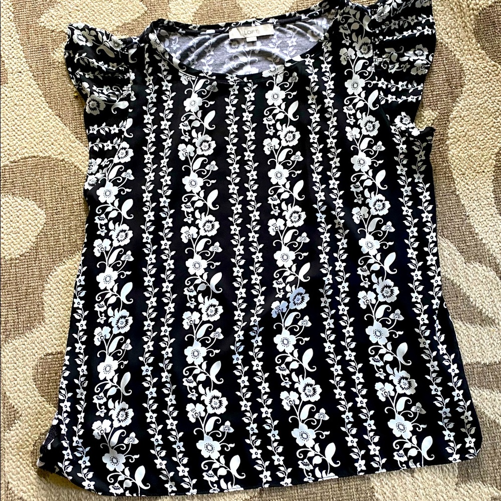 Loft flutter sleeve shell